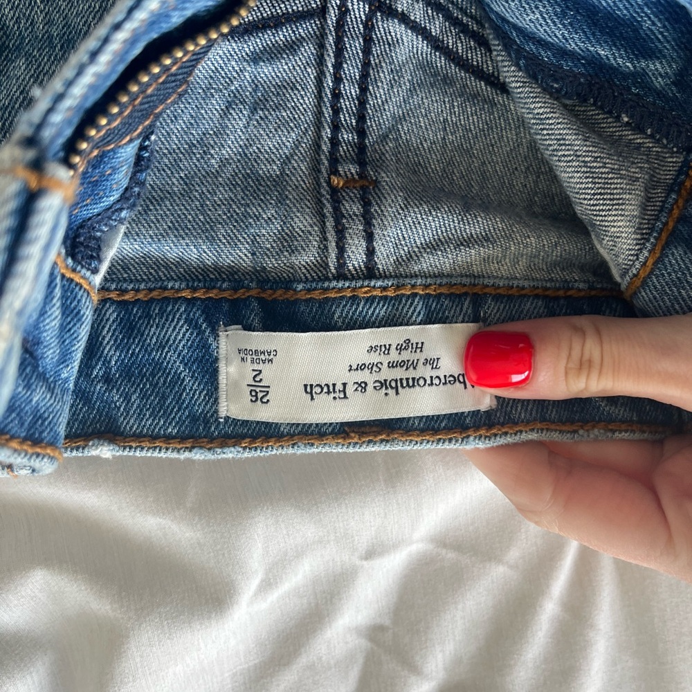 Abercrombie & Fitch Women's Blue Jean Shorts - Size 26/2
